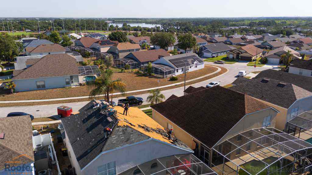 Roofer In Lakeland